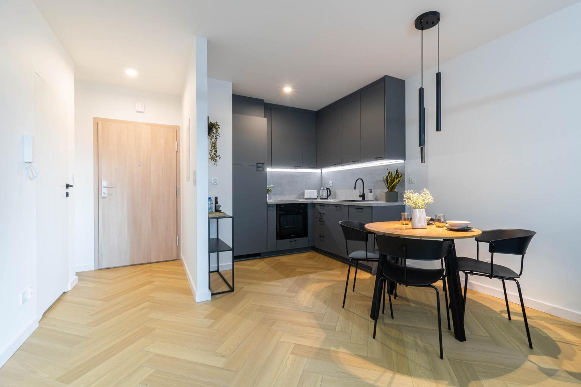 Apartment Ceglana - Free Parking - Self Check-in *