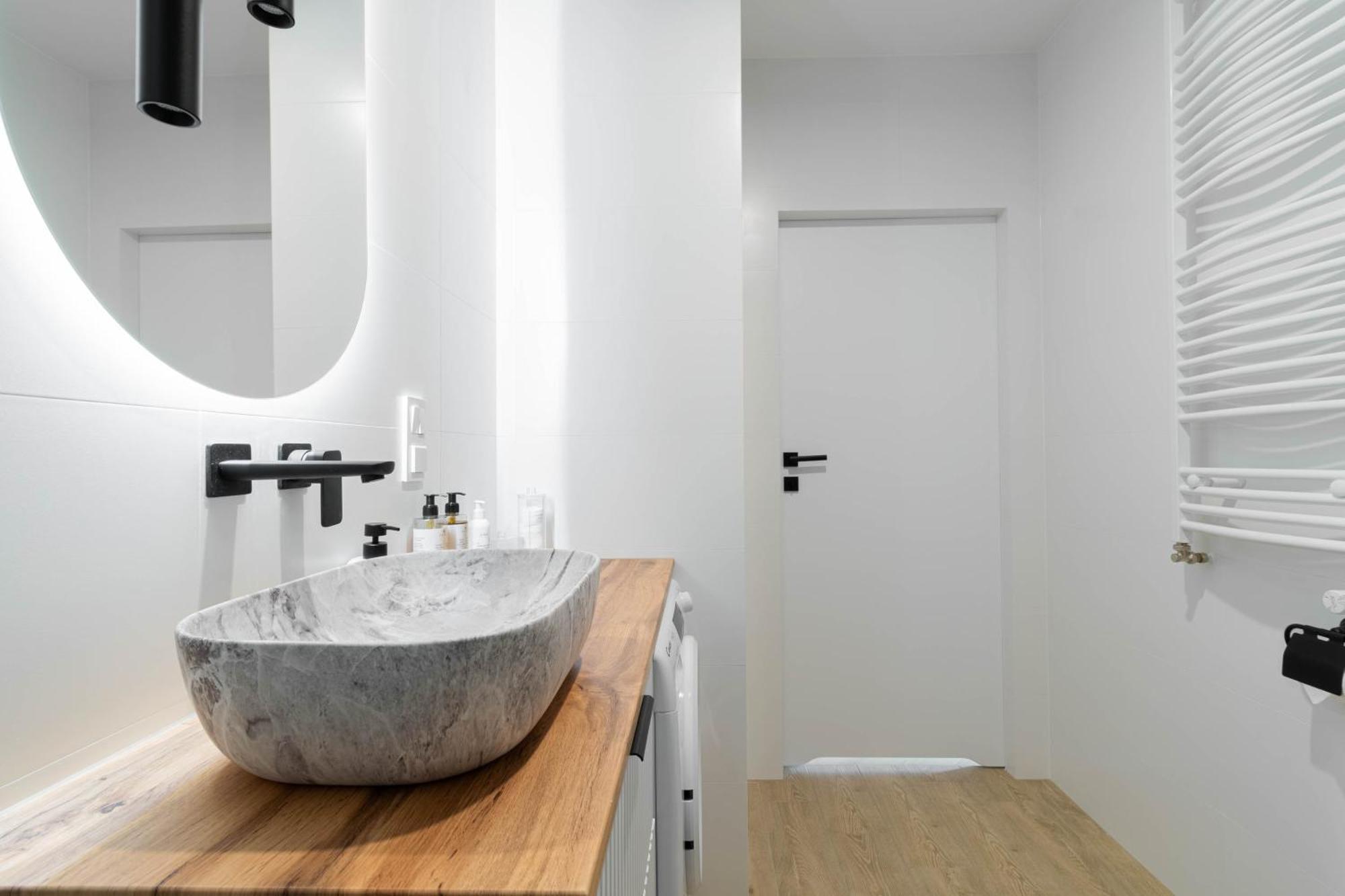 Apartment Ceglana - Free Parking - Self Check-in *